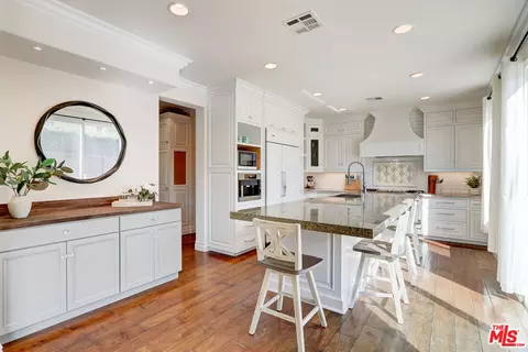 Kitchen - 2008 Las Estrellas Ct, Camarillo, CA 93012 photo 2 of 5