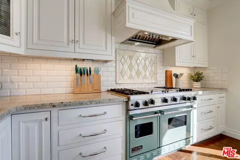 Kitchen - 2008 Las Estrellas Ct, Camarillo, CA 93012 photo 5 of 5