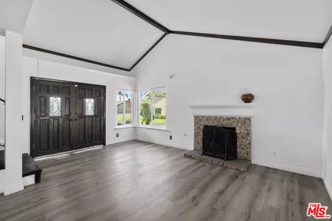 Living - 8926 Yew St, Rancho Cucamonga, CA 91730 photo 2 of 3