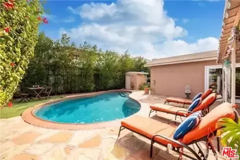 6020 Wilkinson Ave, North Hollywood, CA 91606