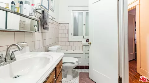 735 Locust Ave, Long Beach, CA 90813 photo 37