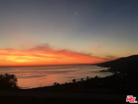 333 N Mount Holyoke Ave, Pacific Palisades, CA 90272