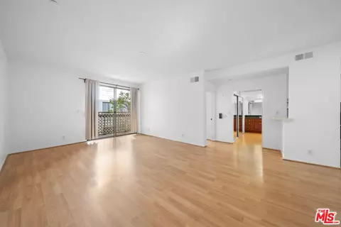 533 S St Andrews Pl #203, Los Angeles, CA 90020