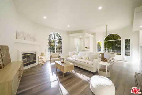 4520 Pennsylvania Ave #119, La Crescenta, CA 91214