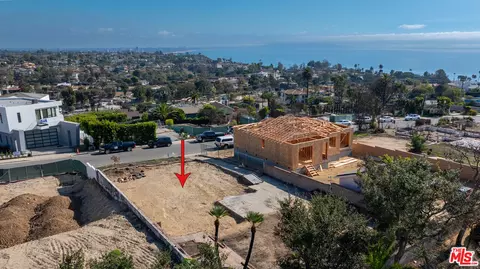 657 Lachman Ln, Pacific Palisades, CA 90272