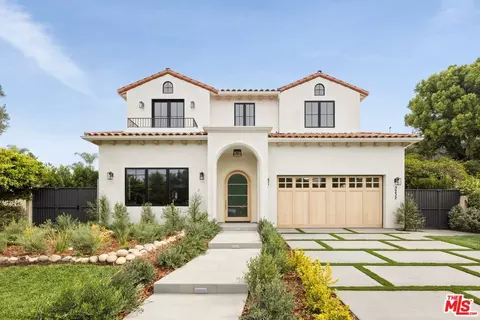 3232 Club Dr, Los Angeles, CA 90064