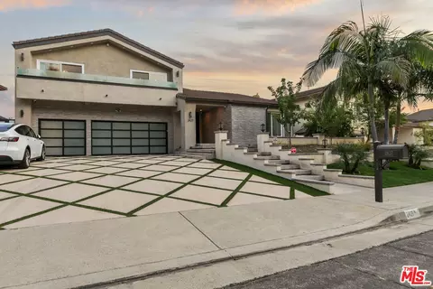 2427 Flintridge Dr, Glendale, CA 91206