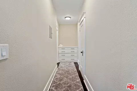 Entry Way - 330 Cedar Ave, Long Beach, CA 90802 photo 1 of 3