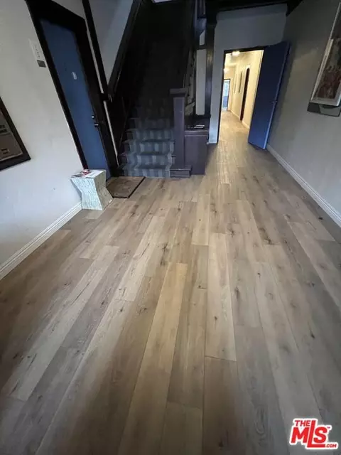 Entry Way - 330 Cedar Ave, Long Beach, CA 90802 photo 2 of 3