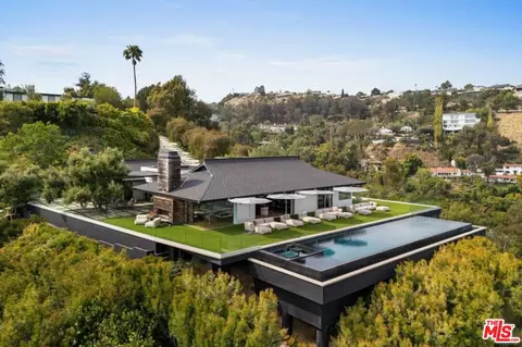 2402 Carman Crest Dr, Los Angeles, CA 90068