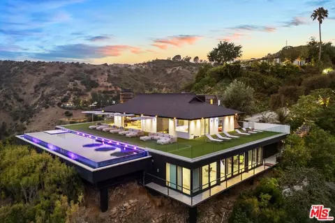 2402 Carman Crest Dr, Los Angeles, CA 90068