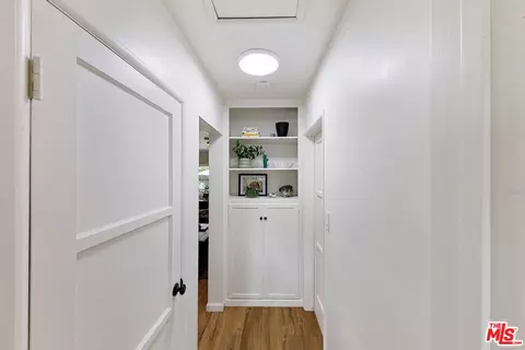 Entry Way - 17055 Gresham St, Sherwood Forest, CA 91325 photo 5 of 5