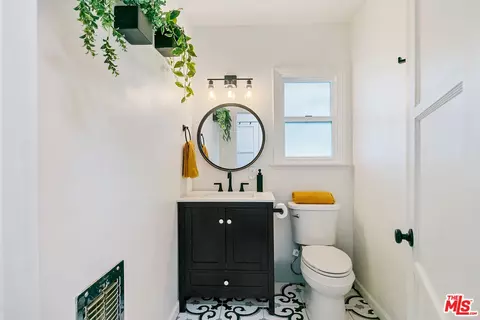 Bath - 17055 Gresham St, Sherwood Forest, CA 91325 photo 1 of 3