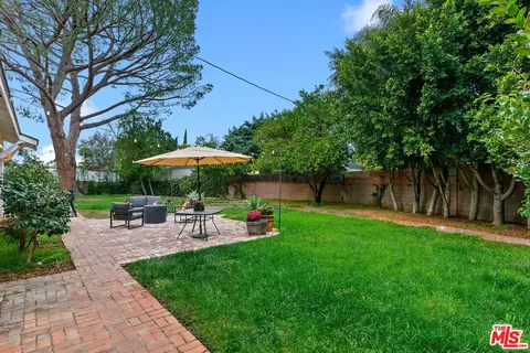 Exterior - 17055 Gresham St, Sherwood Forest, CA 91325 photo 2 of 10