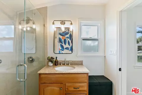 Bath - 17055 Gresham St, Sherwood Forest, CA 91325 photo 3 of 3