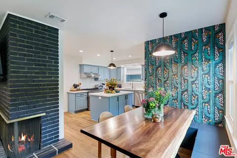 Dining - 17055 Gresham St, Sherwood Forest, CA 91325 photo 2 of 2