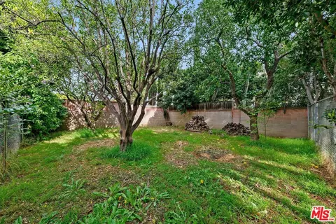 Exterior - 17055 Gresham St, Sherwood Forest, CA 91325 photo 9 of 10