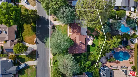 View/Area - 17055 Gresham St, Sherwood Forest, CA 91325 photo 3 of 3