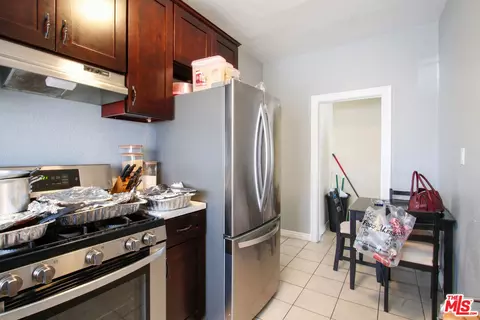 Kitchen - 2370 Lime Ave, Long Beach, CA 90806 photo 3 of 3