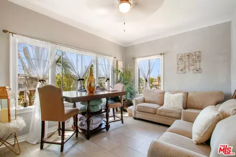 Living - 2370 Lime Ave, Long Beach, CA 90806 photo 2 of 2