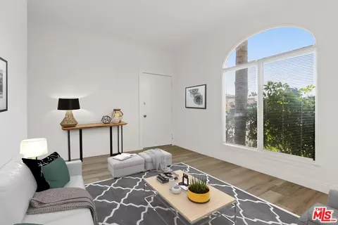 Living - 2370 Lime Ave, Long Beach, CA 90806 photo 1 of 2