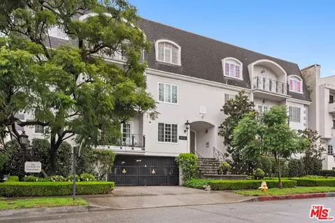 11745 Montana Ave #104, Los Angeles, CA 90049