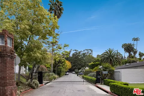 5751 Valley Oak Dr, Los Angeles, CA 90068