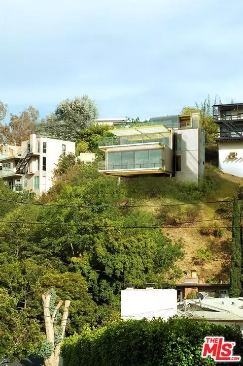 8413 Grand View Dr, Los Angeles, CA 90046