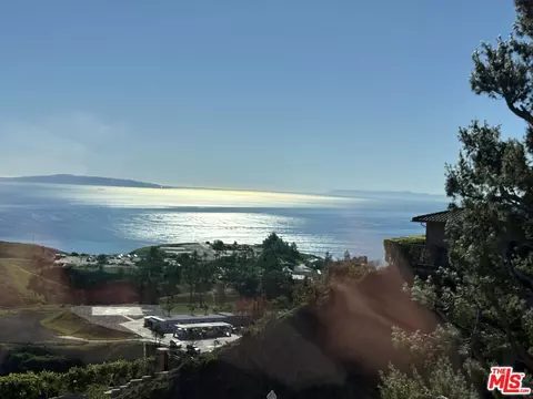 23255 W Paloma Blanca Dr, Malibu, CA 90265