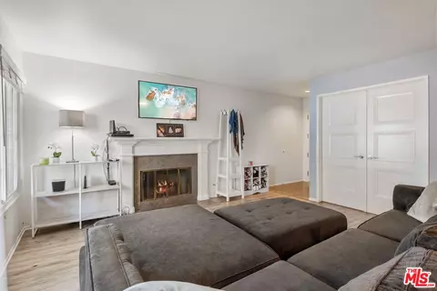 3867 Thorncroft Ln #B, Inglewood, CA 90305