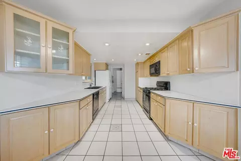 320 E Woodcroft Ave, Glendora, CA 91740 photo 12