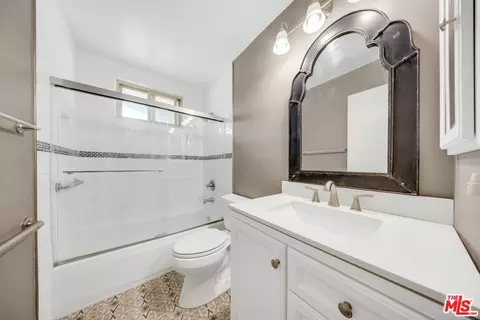 320 E Woodcroft Ave, Glendora, CA 91740 photo 18