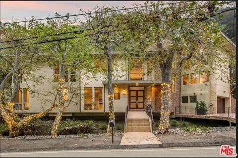 3685 Mandeville Canyon Rd, Los Angeles, CA 90049