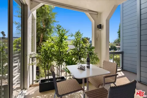 4619 E 4th St #2, Long Beach, CA 90814 photo 2