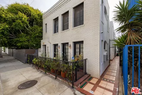 32 Horizon Ave, Venice, CA 90291