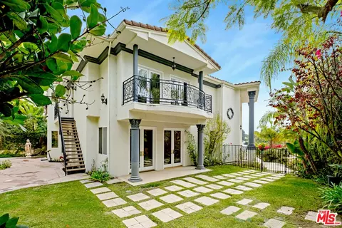 2997 Beverly Glen Cir, Los Angeles, CA 90077