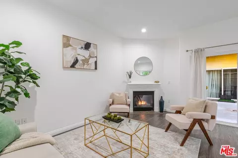 5521 Kester Ave #7, Sherman Oaks, CA 91411