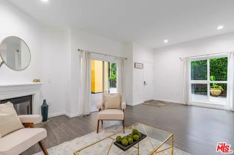 5521 Kester Ave #7, Sherman Oaks, CA 91411
