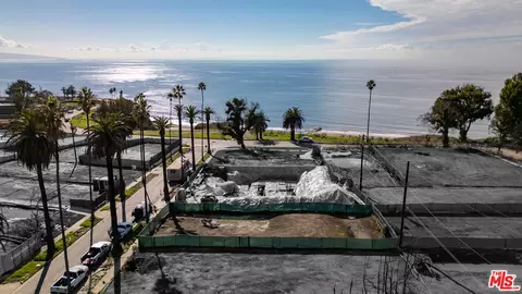 327 Swarthmore Ave, Pacific Palisades, CA 90272