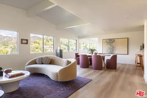 5661 Spreading Oak Dr, Los Angeles, CA 90068