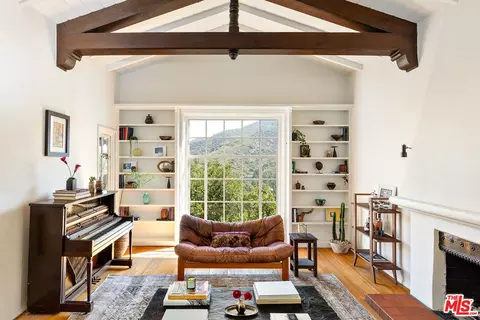 3468 Troy Dr, Los Angeles, CA 90068