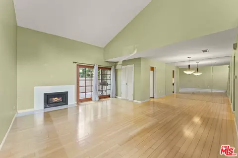 Living - 5036 E Atherton St, Long Beach, CA 90815 photo 3 of 6