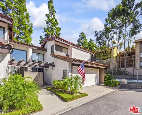 Exterior - 5036 E Atherton St, Long Beach, CA 90815 photo 2 of 12