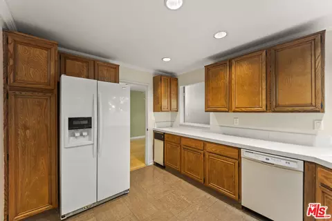 Kitchen - 5036 E Atherton St, Long Beach, CA 90815 photo 2 of 3