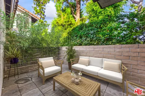 Exterior - 5036 E Atherton St, Long Beach, CA 90815 photo 9 of 12