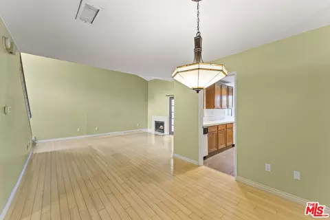Living - 5036 E Atherton St, Long Beach, CA 90815 photo 6 of 6