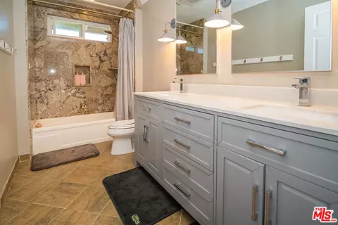 Bath - 879 Shadowgrove St, Brea, CA 92821 photo 2 of 3