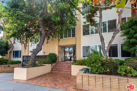 165 N Swall Dr #201, Beverly Hills, CA 90211