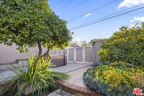 Exterior - 505 Panama Ave, Long Beach, CA 90814 photo 7 of 11