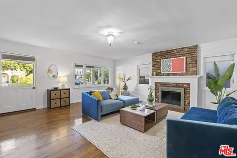 Living - 505 Panama Ave, Long Beach, CA 90814 photo 2 of 4